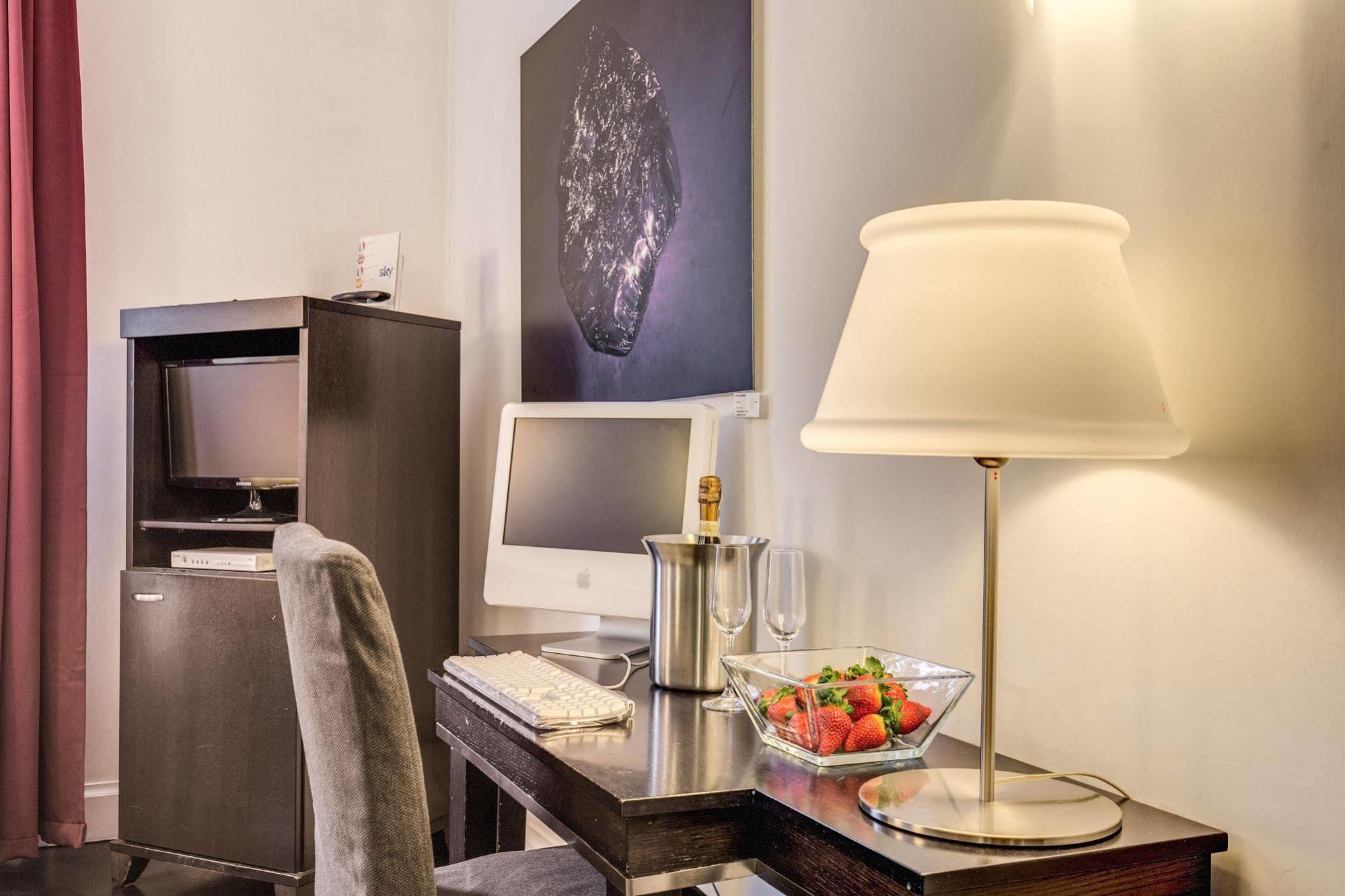 Residenza A -Via Veneto Fashion Rooms -Self Check-In Roma Exterior foto